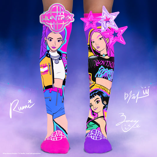 Huntrix Electric Socks – Meias K-Pop com Emblema Holográfico